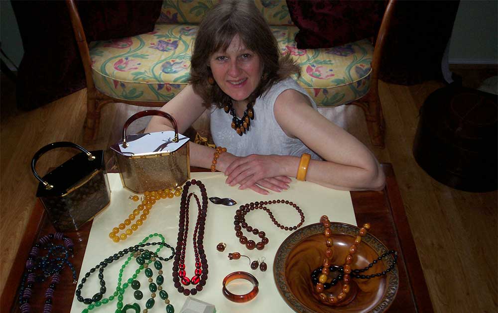 Lesley showing off her Bakelite collection 